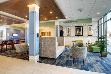 هتل Baymont By Wyndham Galesburg