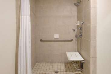 هتل Baymont By Wyndham Roswell