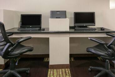 هتل Baymont By Wyndham Roswell