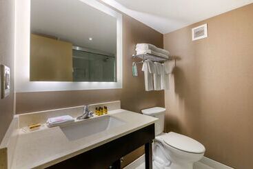 هتل Best Western Plus North Miami Bal Harbour