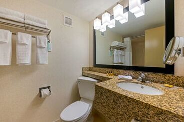 هتل Best Western Plus North Miami Bal Harbour
