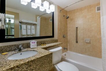 هتل Best Western Plus North Miami Bal Harbour