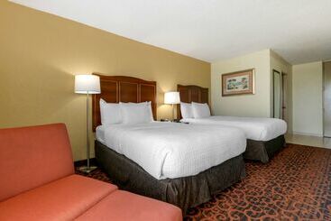 هتل Best Western Plus North Miami Bal Harbour