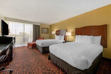 هتل Best Western Plus North Miami Bal Harbour
