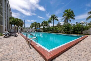 هتل Best Western Plus North Miami Bal Harbour