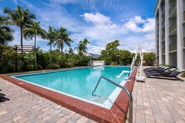 هتل Best Western Plus North Miami Bal Harbour