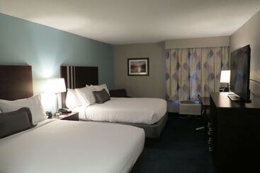 هتل Best Western St. Clairsville Inn & Suites
