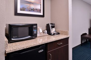 هتل Best Western St. Clairsville Inn & Suites