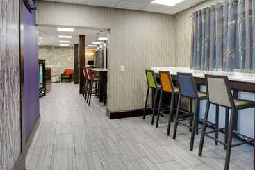 هتل Clarion Inn Biltmore Village