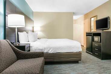 هتل Quality Inn Dayton Airport