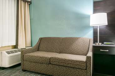 هتل Quality Inn Dayton Airport
