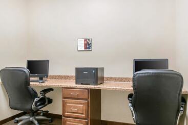 هتل Quality Inn Dayton Airport