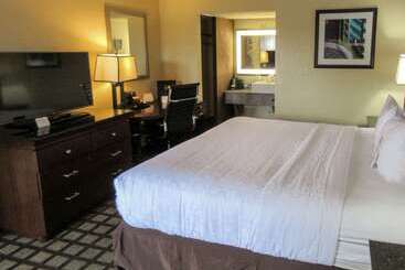 هتل Clarion Inn