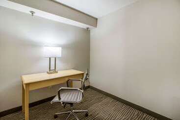 Clarion Hotel Jackson Northwest