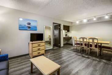Clarion Hotel Jackson Northwest