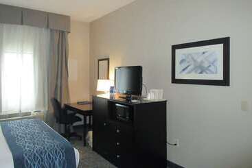 هتل Comfort Inn
