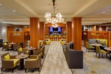 هتل Courtyard By Marriott Boston Logan Airport
