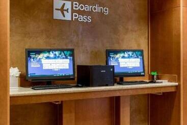 هتل Courtyard By Marriott Boston Logan Airport