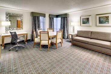 هتل Doubletree By Hilton Milwaukee Downtown
