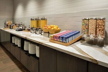 هتل Doubletree By Hilton St. Paul East