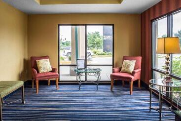 هتل Econo Lodge Ankeny   Des Moines