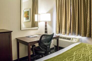 هتل Econo Lodge Ankeny   Des Moines