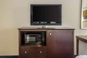 هتل Econo Lodge Ankeny   Des Moines
