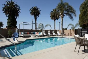 هتل Fairfield Inn & Suites By Marriott Camarillo