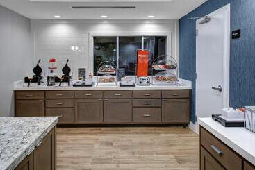 هتل Hampton Inn Atlantageorgia Techdowntown