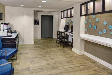 هتل Hampton Inn Atlantageorgia Techdowntown