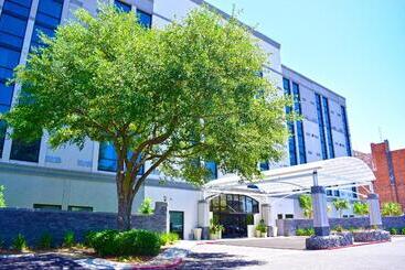 هتل Holiday Inn Alexandria   Downtown, An Ihg