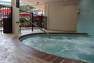 هتل Holiday Inn Des Moines Airport Conf Center, An Ihg