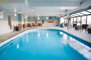 هتل Holiday Inn Express & Suites Dayton Huber Heights By Ihg