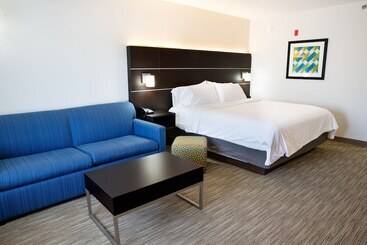 هتل Holiday Inn Express & Suites Dayton Huber Heights By Ihg