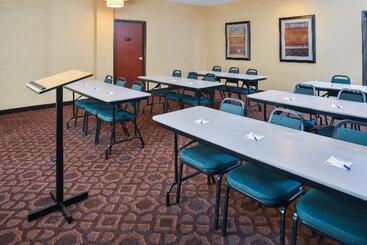 Holiday Inn Express Hotel & Suites Portland   Jantzen Beach, An Ihg