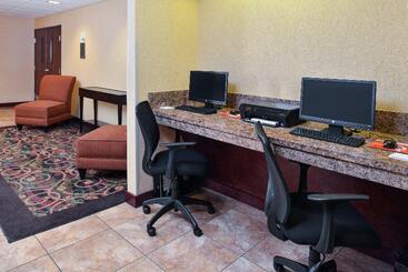 Holiday Inn Express Hotel & Suites Portland   Jantzen Beach, An Ihg