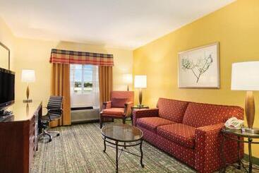 Holiday Inn Express Hotel & Suites San Diego Escondido, An Ihg