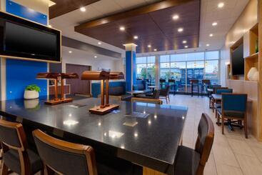 هتل Holiday Inn Express  Eau Claire West I 94, An Ihg