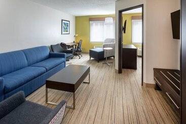 Holiday Inn Express Hotel & Suites Minneapolis Downtown Convention Center, An Ihg