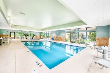 فندق Holiday Inn Express   Delafield, An Ihg