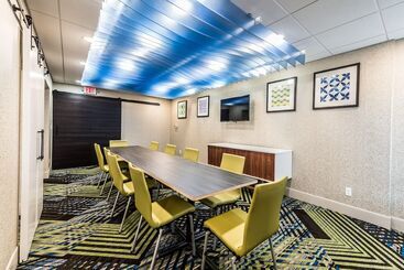هتل Holiday Inn Express Flint Campus Area, An Ihg