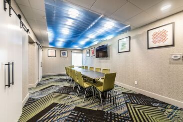 هتل Holiday Inn Express Flint Campus Area, An Ihg