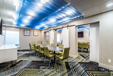 هتل Holiday Inn Express Flint Campus Area, An Ihg