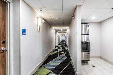 هتل Holiday Inn Express Flint Campus Area, An Ihg