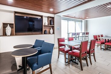 هتل Holiday Inn Express Flint Campus Area, An Ihg
