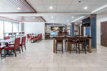 هتل Holiday Inn Express Flint Campus Area, An Ihg