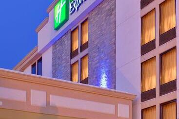 هتل Holiday Inn Express Flint Campus Area, An Ihg
