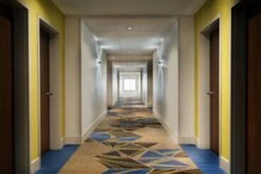 هتل Holiday Inn Express Flint Campus Area, An Ihg