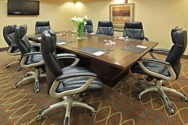 هتل Holiday Inn Little Rock Airport Conference Center, An Ihg