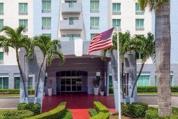 هتل Holiday Inn Miamidoral Area, An Ihg